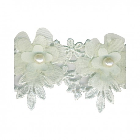 Dentelle fleurs & perles