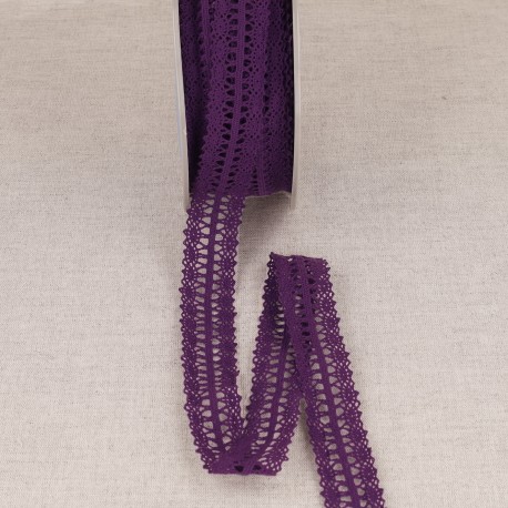 Dentelle entre deux