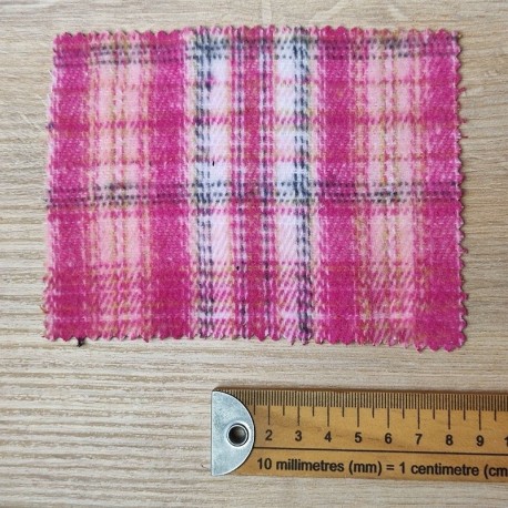 Tissu Lainage Carreaux Rose