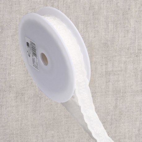 Broderie entre deux fleurs Blanc