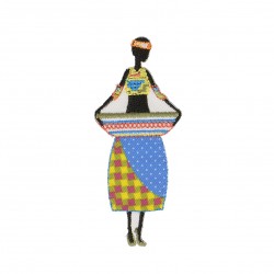 Femme africaine - Avc une bassine